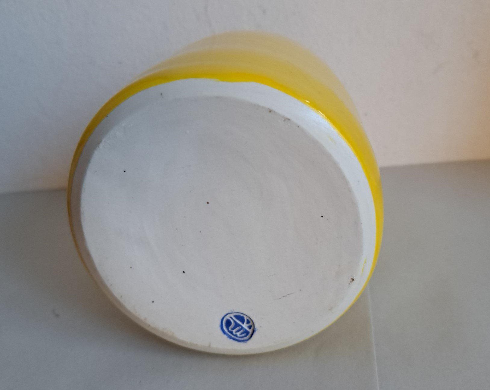 Vasen & Gefässe: Leuchtend Gelbe Keramikvase mit Stempel – Gebraucht aus Basel von Patiscat 2