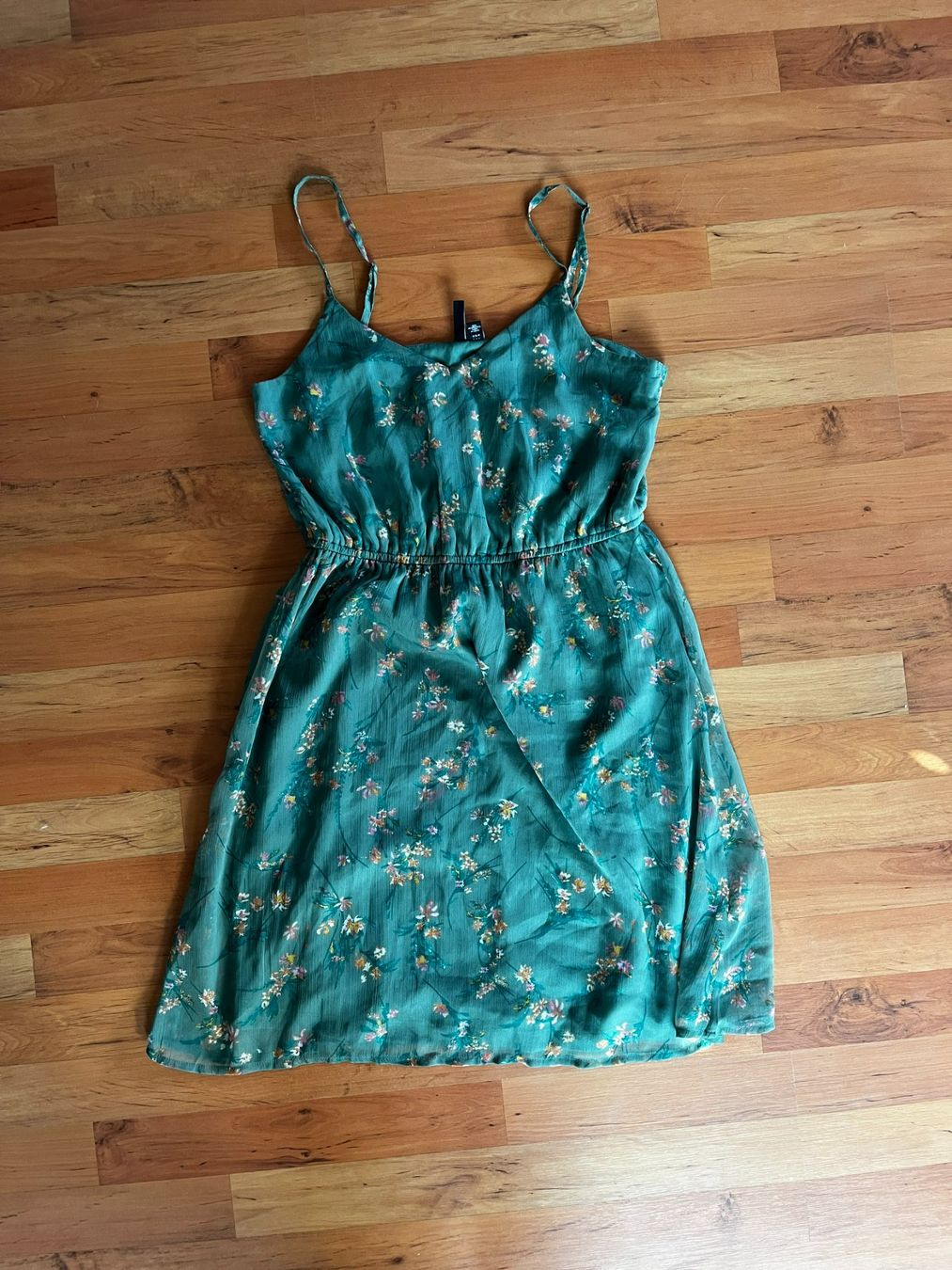 Vestiti: Grünes Blumenkleid – Usato da Seuzach venduto da anina.k