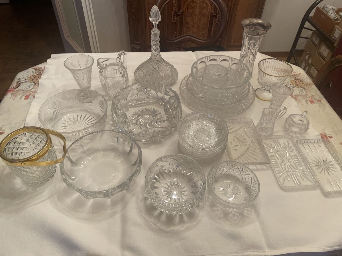 Set di piatti: Lot de vaisselle en cristal – Usato da Vernier venduto da Cocopschit