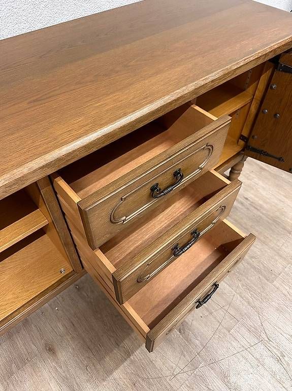 Kommoden: Vintage Tudor Sideboard aus Eichenholz – Gebraucht aus Obernau von Arche_Noah_Brocki 7