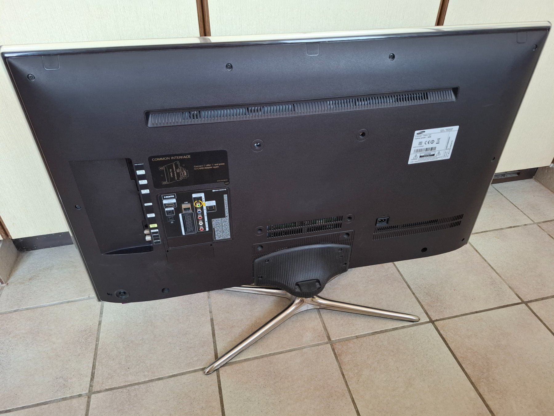 Samsung Televisori: Full HD Smart TV Samsung 40" – Usato da Porrentruy venduto da grimcyr 1
