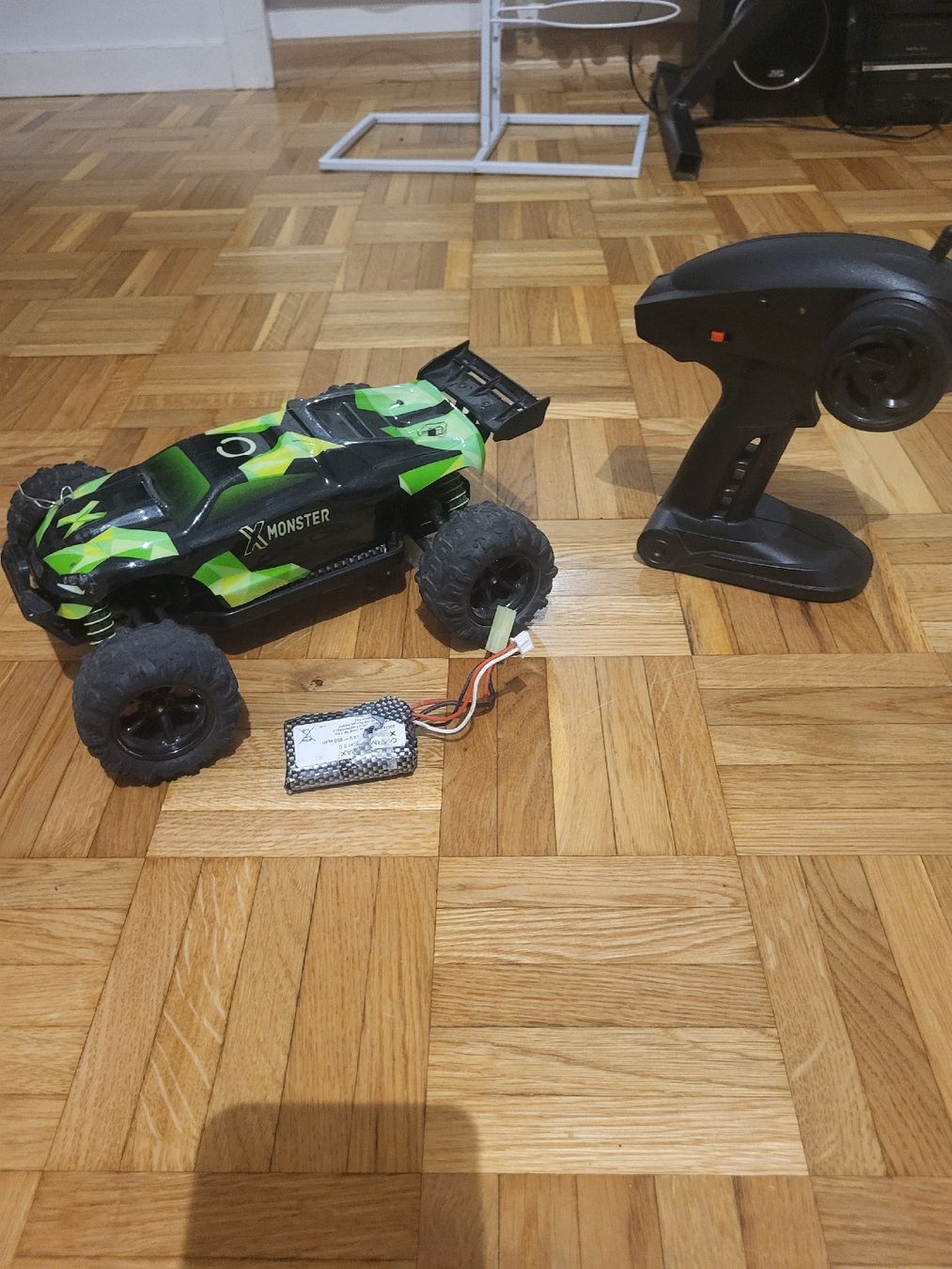 RC Kits de montage: Voiture RC XMonster avec télécommande et batterie – D'occasion à Petit-Lancy par fla_8nqw