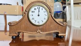 Antike Tischuhr aus Holz, um 1920, Sammlerstück, Rarität