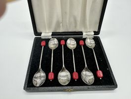 Set mit sechs versilberten roten Kaffeelöffeln im Art-Déco-S