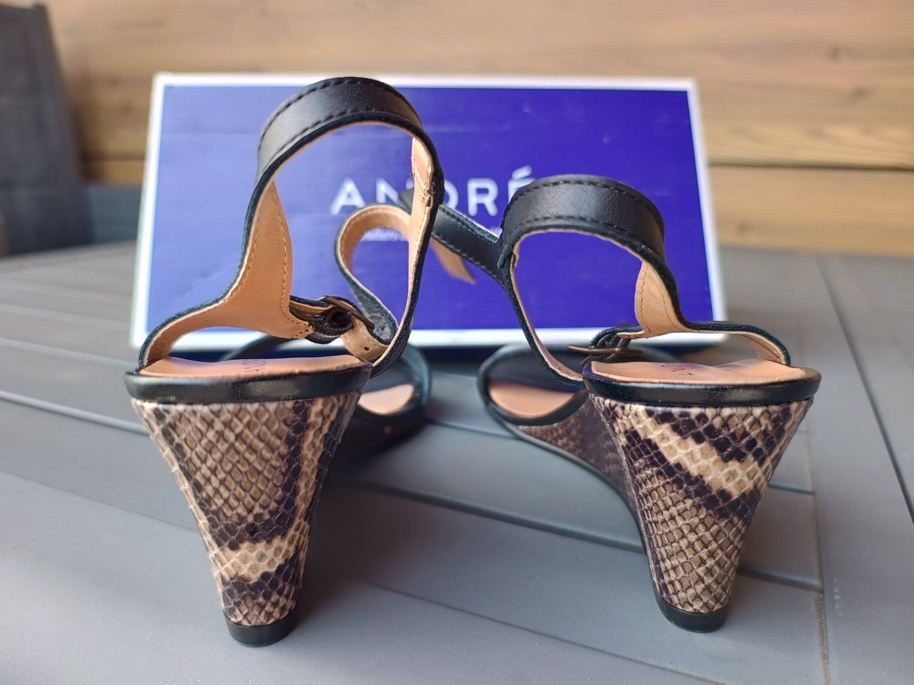 Scarpe da donna: Sandales cuir noir compensées talons pythyon/serpent 38 NEUF – Nuovo e nell'imballaggio originale da Genève venduto da Brachiopode 3