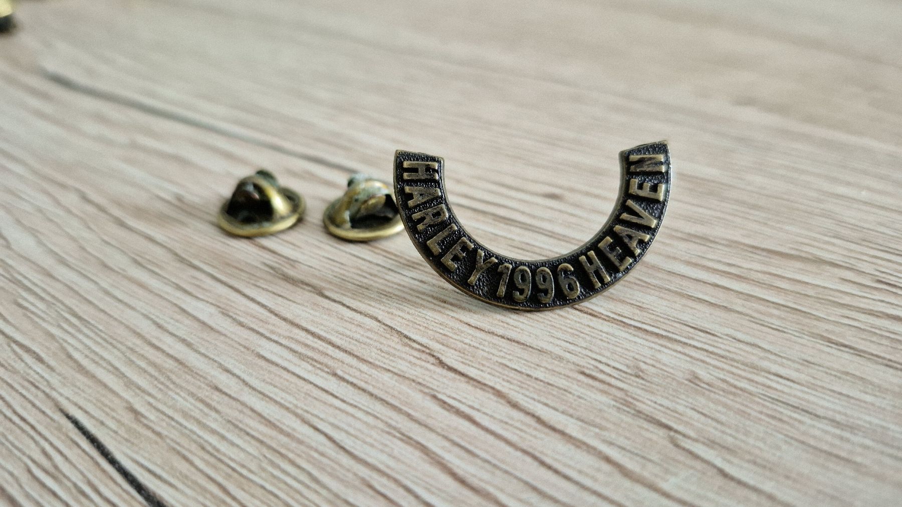 Harley-Davidson Plaketten & Abzeichen: pin's Harley-Davidson 1996 Heaven – Gebraucht aus Cousset von maurerjohann