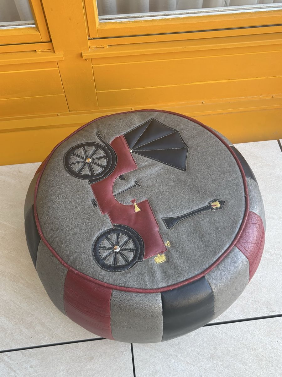 Sgabelli: Runder Sitzhocker mit Oldtimer Motiv – Usato da Wollerau venduto da Loli-04 2