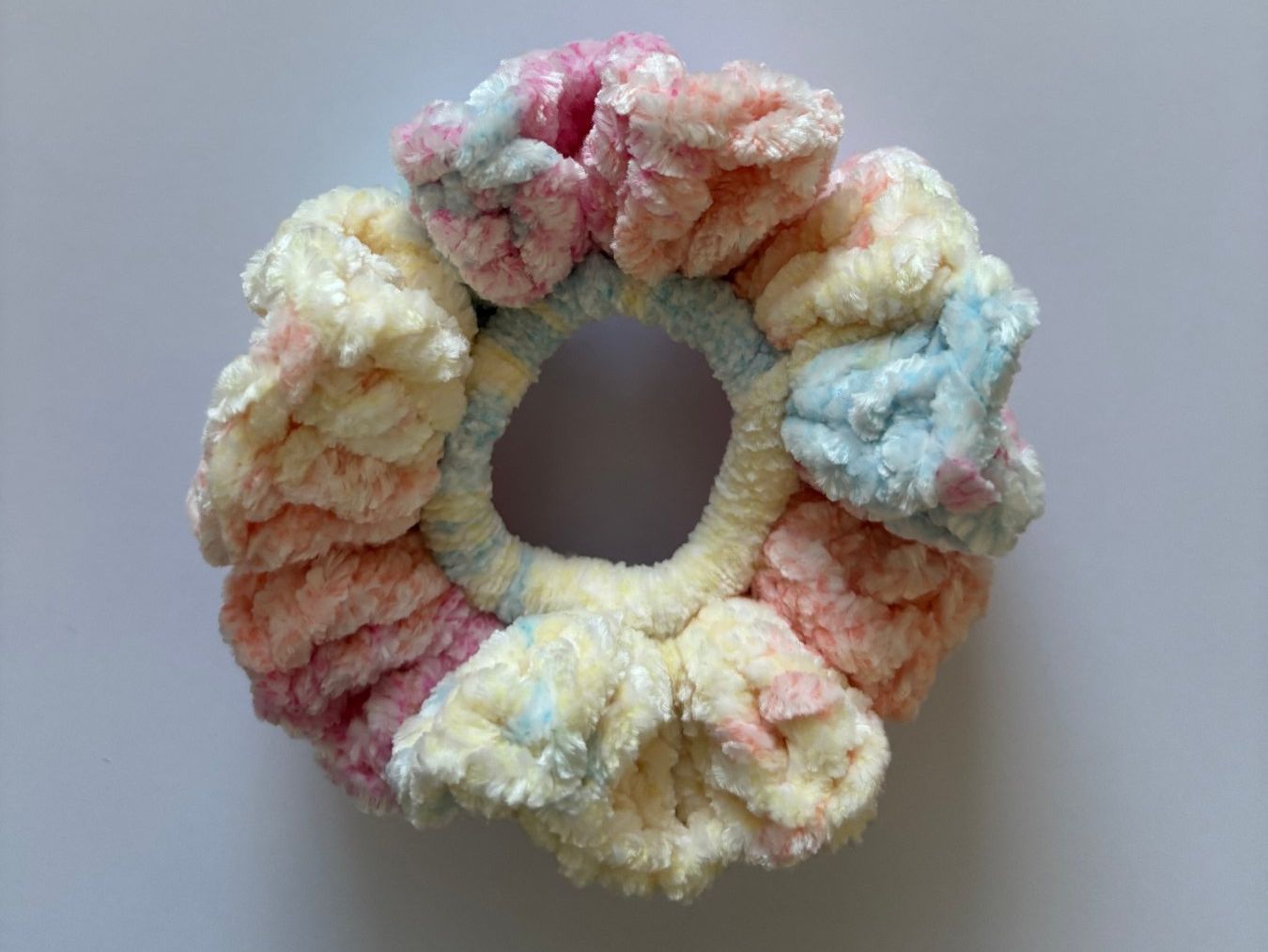 Haarschmuck: Handmade Crochet Scrunchie – Neu (gemäss Beschreibung) aus Bellinzona von bur_bg9l