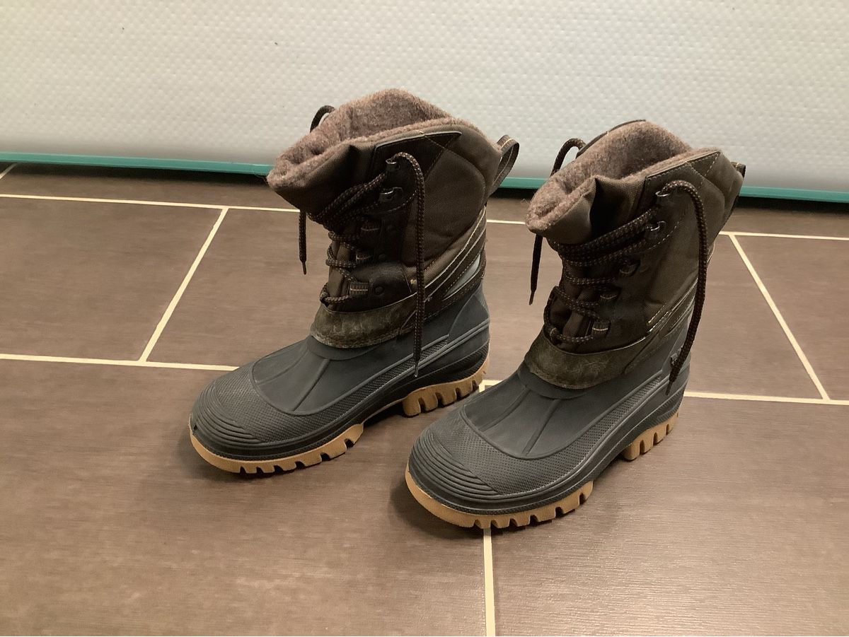 Scarpe per ragazzi: Winterstiefel Spirale Raw Terrain Gr. 38 – Usato da Brugg AG venduto da Sweety_pie