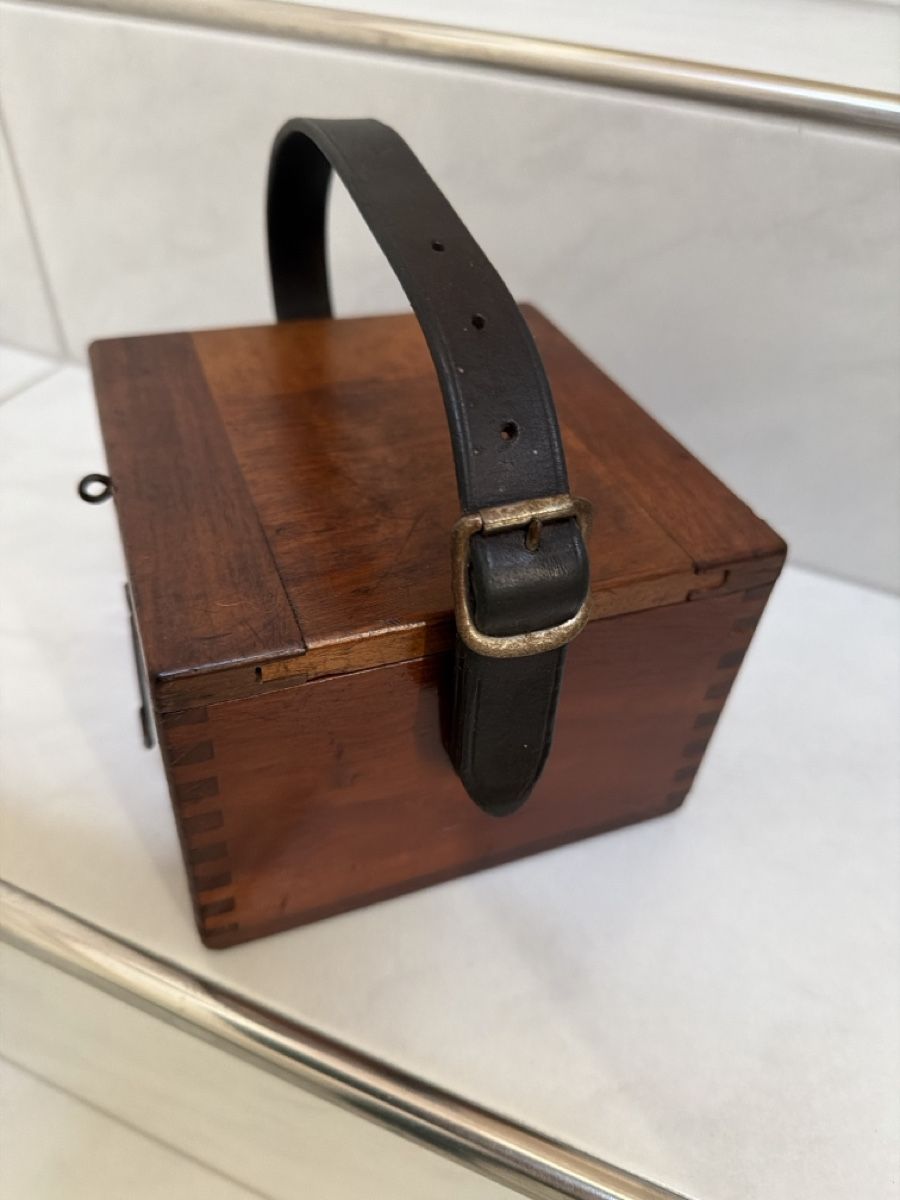 Messen: Altes Messgerät , Voltmeter. – Gebraucht aus Biberist von Momo33 2