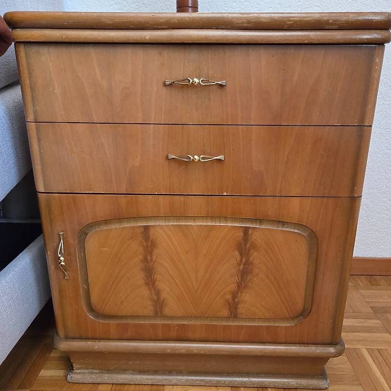 Armadi: Armoire,commode,noyer vintage – Usato da Bassecourt venduto da l.carnal 4