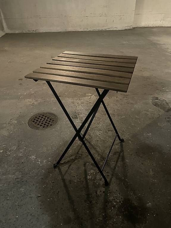 Tavoli: Tavolo in legno 70x70 – Usato da Giubiasco venduto da Deby01