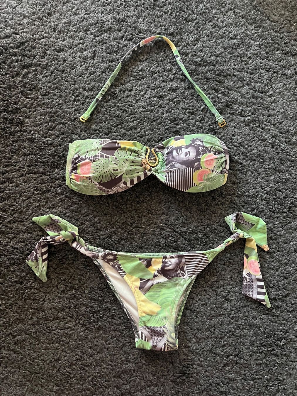 Costumi da bagno & Bikini: Brasilian Bikini mit speziellem Muster, Grösse 36 – Nuovo (secondo la descrizione) da Effretikon venduto da Briga.S. 7