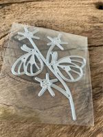 Neue Stanzschablone Blume mit Schmetterlingen