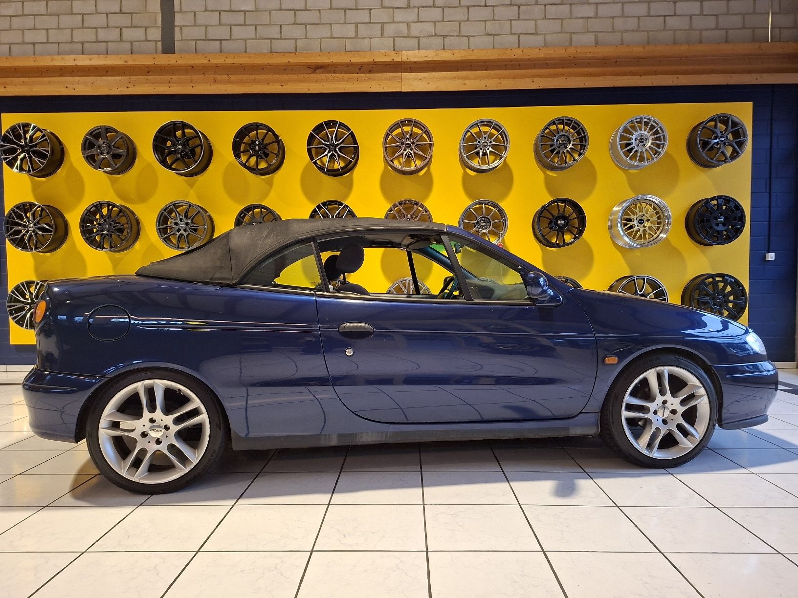 Renault Automobili: Renault Megane Cabriolet 1,6 – Usato da Thun venduto da Joe_87 3
