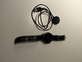 Samsung Galaxy Watch3 mit Ladekabel
