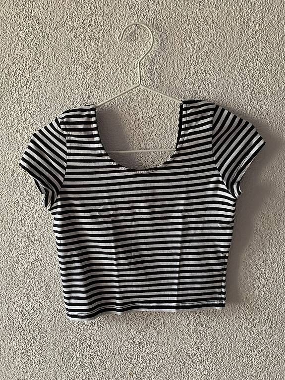 T-Shirts: Streifen Shirt schwarz/weiss – Gebraucht aus Wahlen b. Laufen von Jeanine_T