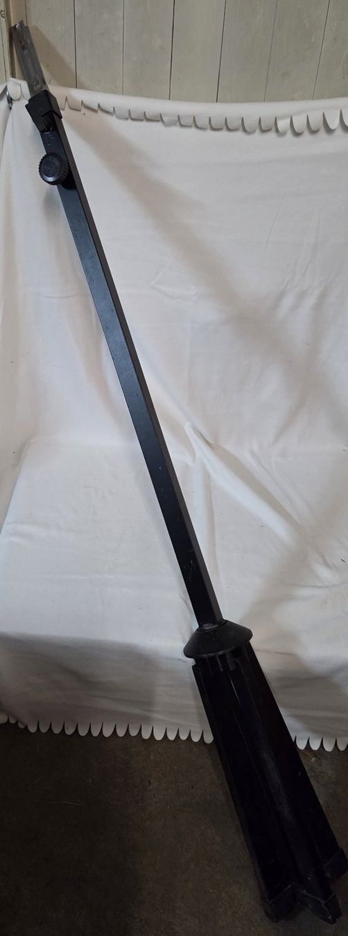 Supporti a parete: Boxen Stativ, 120-200cm, schwarz – Usato da Winterthur venduto da DeeJayJ 1