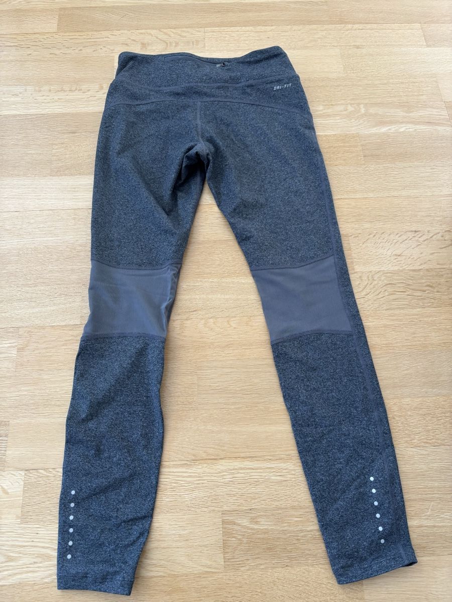 Nike Leggings: Leggings Nike Dri Fit grau S – Usato da Fribourg venduto da dafral 1