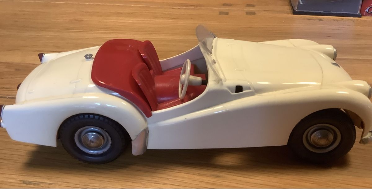 Triumph Modellini d'auto: Triumph TR2 Sports - Maßstab 1/18 – Usato da Theilingen venduto da TinaKr. 5