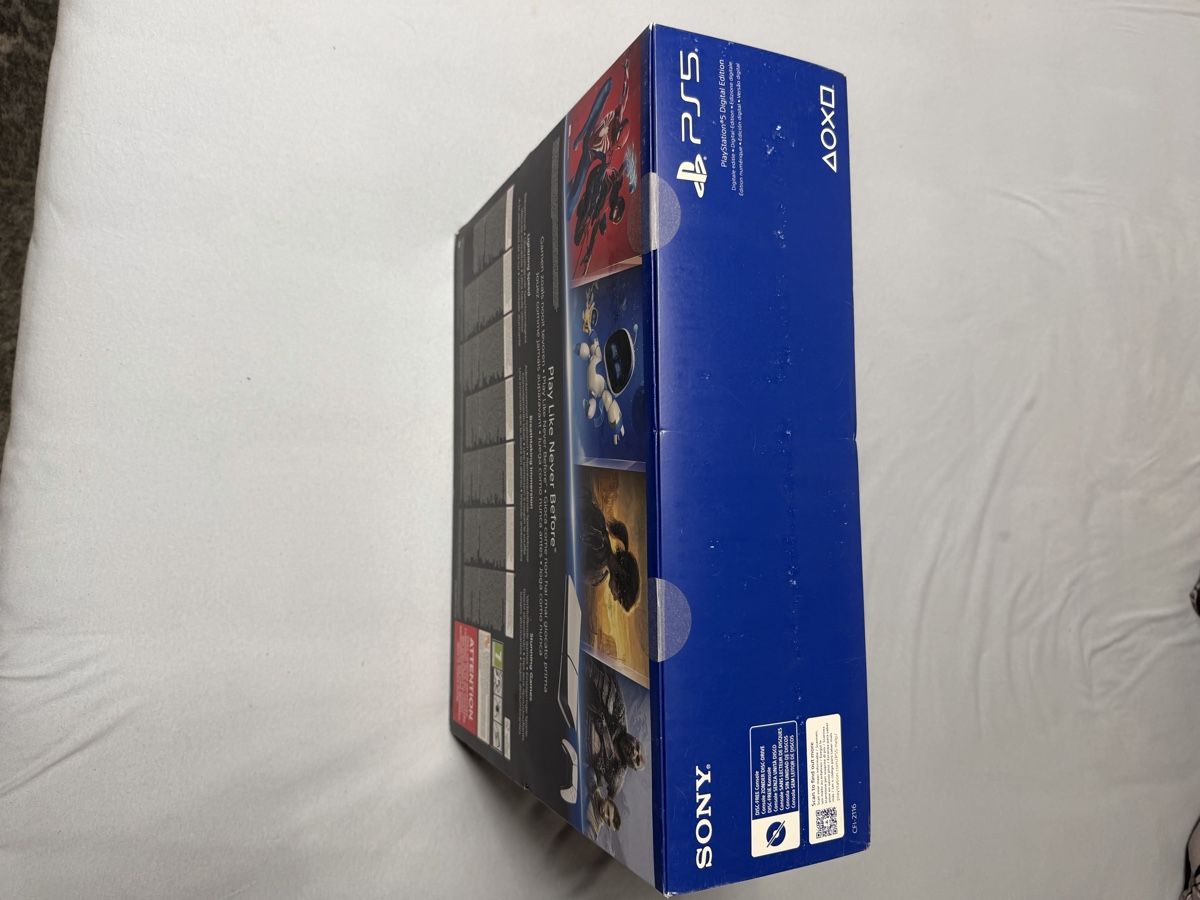 Sony Consoles: PS5 Digital Editon  – Neuf avec emballage d'origine à Spiez par vvo_627h 2