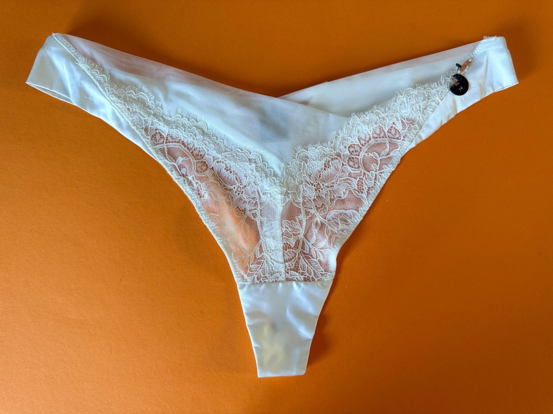 Hunkemöller Sonstige Unterwäsche: HUNKEMÖLLER, String, Grösse XL, Farbe Weiss – Neu und originalverpackt aus Rudolfstetten von gst_g7xl