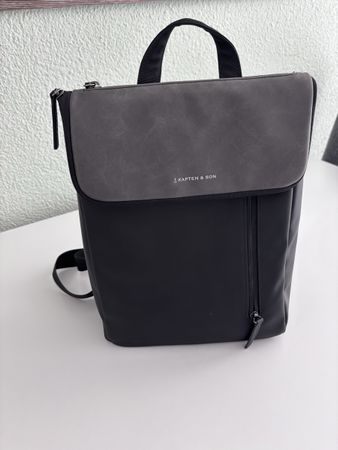 Rucksack Kapten & Son schwarz grau guter Zustand