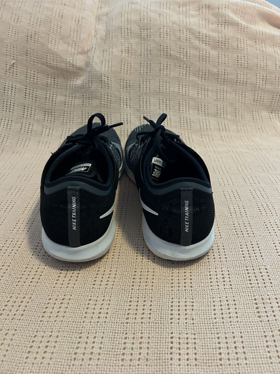 Nike Scarpe da donna: Nike Trainingsschuhe Gr. 40, Top – Nuovo (secondo la descrizione) da Zürich venduto da robbii13 4