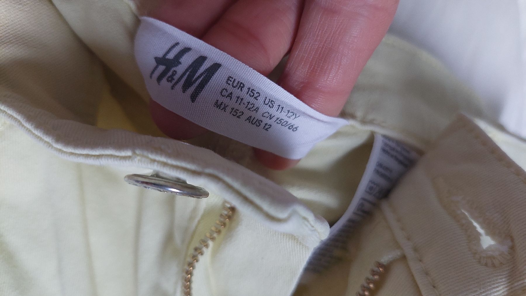H&M Lotti & Set di vestiti: Short in gelbe Farbe/ Gr.146&152 – Nuovo (secondo la descrizione) da Basel venduto da O-MEGA 4