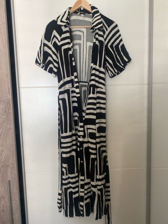 Kleid kurzarm H&M schwarz-weiss Muster Grösse XS 