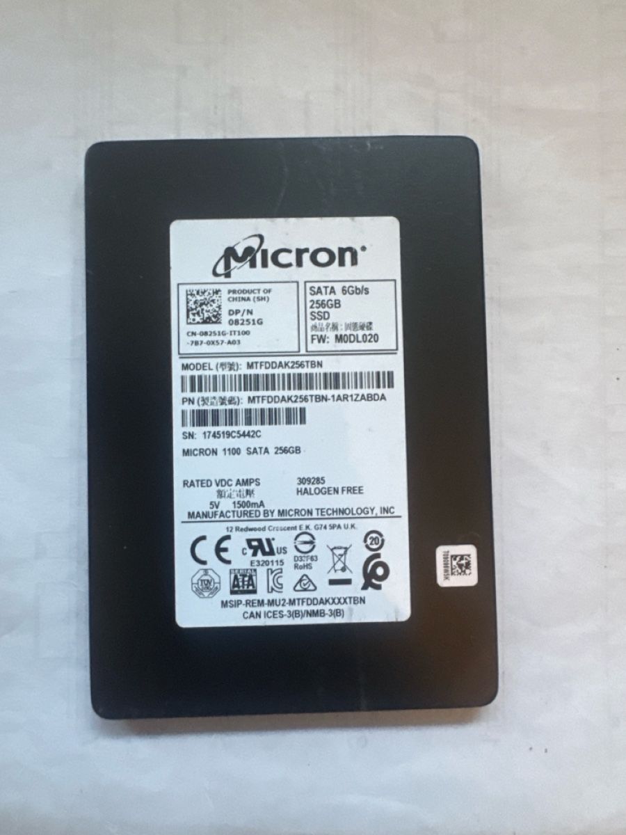 Cartes mémoire: SSD – D'occasion à Le Noirmont par mat_9dtx