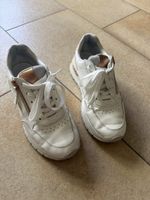 Weisse Graceland Sneaker mit Zierzipper und Roségold-Details