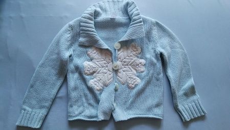 Hellblaue Strickjacke 3-4J