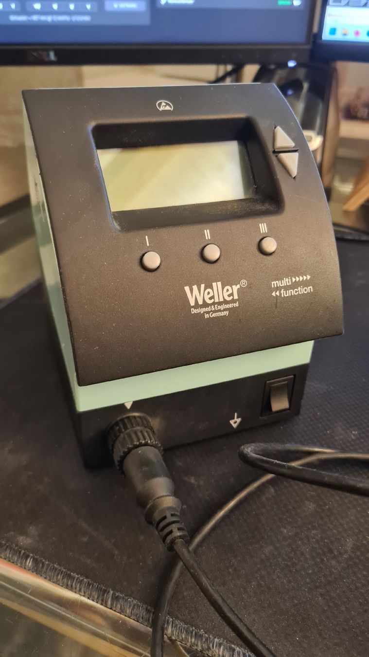 Weller Löten & Schweissen: Fer à souder Weller multi function WD 1M avec panne WMRP 55W – Gebraucht aus Domdidier von  1