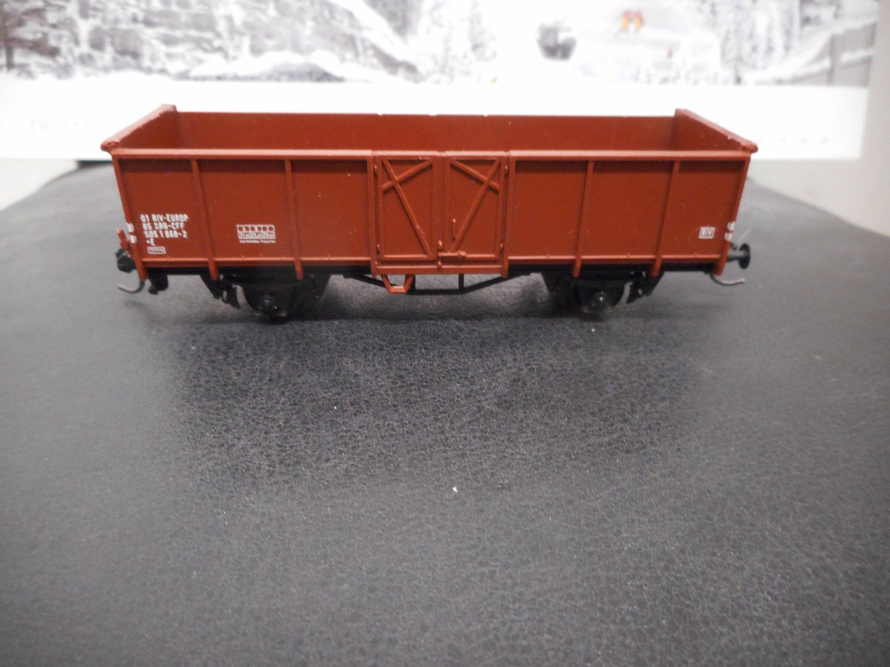 Liliput Modelleisenbahnen: Liliput Güterwagen mit Kadee-Kupplungen – Gebraucht aus Bretzwil von gbfluck 1