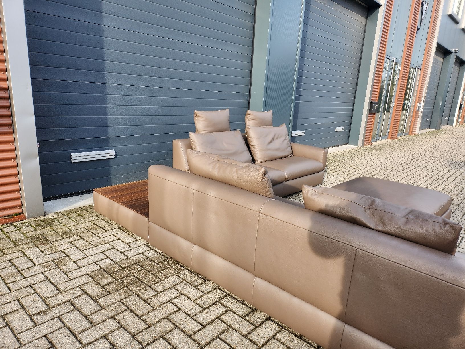 Jori Sofas: Jori - Tigra divanbase Ecksofa + Couchtisch und hocker – Gebraucht aus Gelderland von HermsenDesign 6