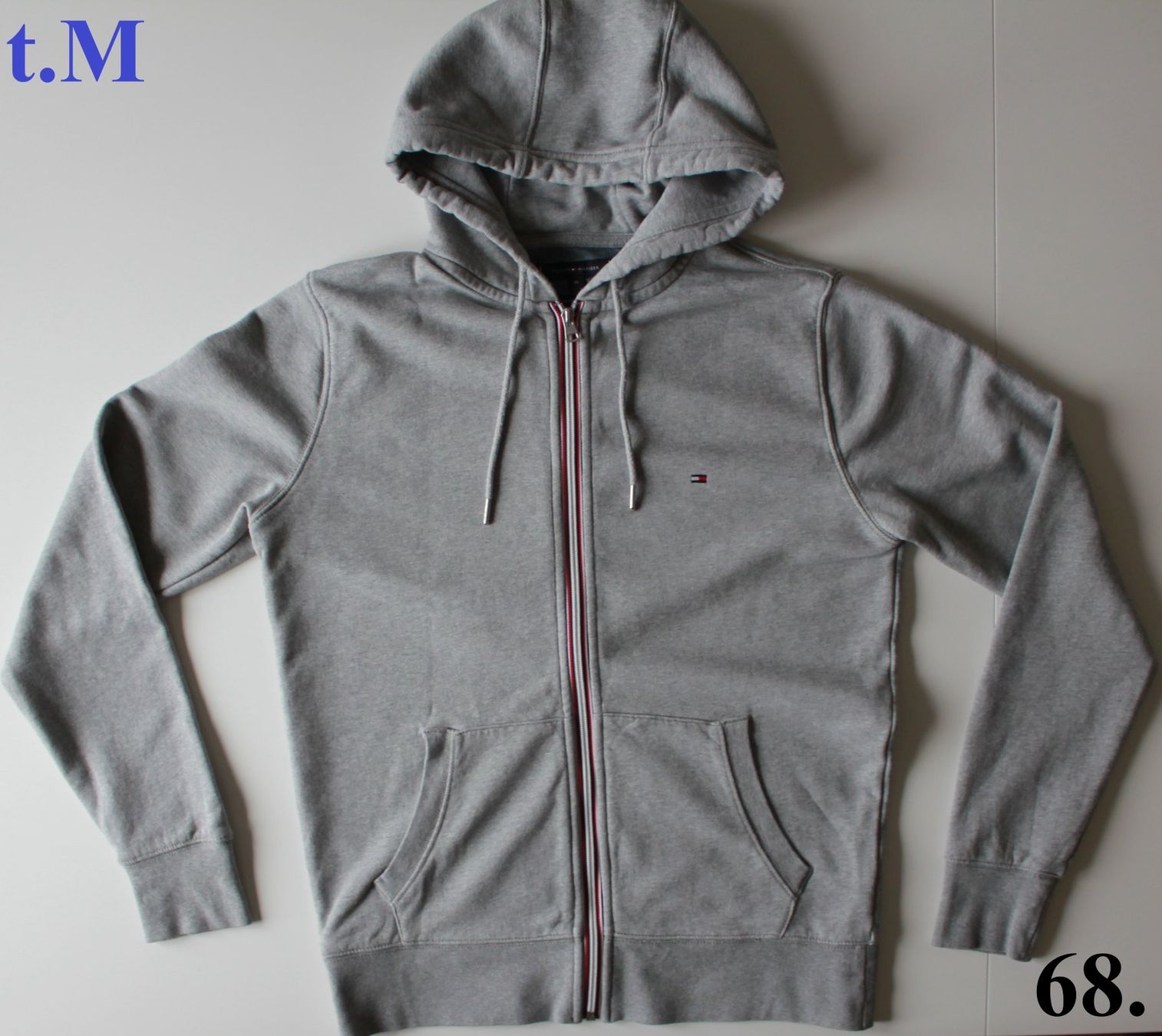 Tommy Hilfiger Pullover & Sweatshirts: Veste zippée à capuche Tommy Hilfiger t. M – Gebraucht aus Peseux von Gilloss