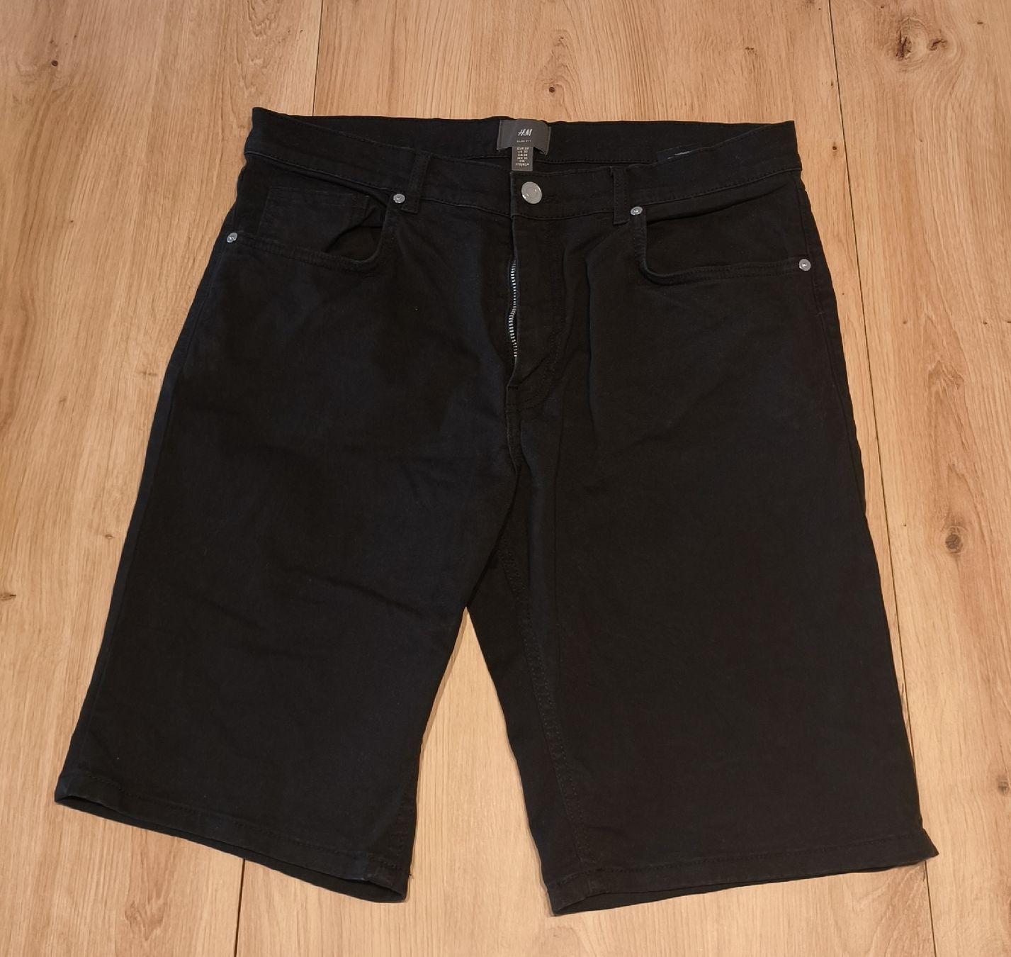 H&M Pantalons: Kurze Hose schwarz Gr.32 – D'occasion à Madiswil par Trayann