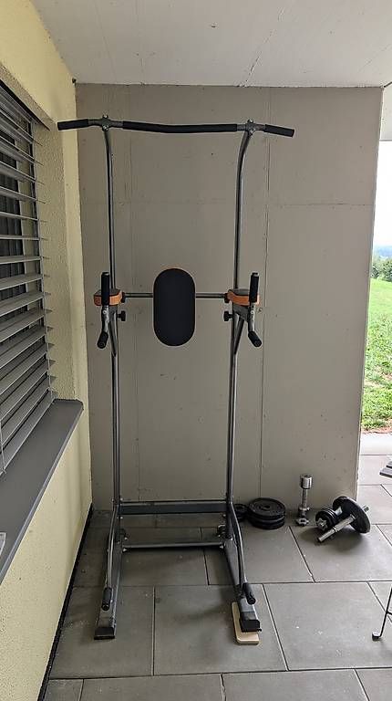 Vélos d'appartement: Trainingsturm / Klimmzugstange / Dip-Bar – D'occasion à Triesen par udbu1987 1