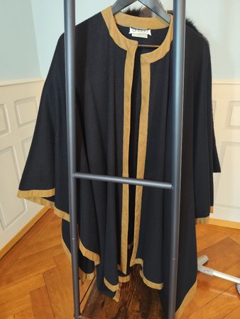 Kuscheliger Winter-Poncho aus Kaschmir & Wolle, Gr. M
