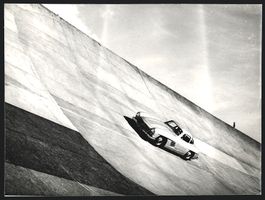 Fotografie Ansicht Berlin, Auto Mercedes