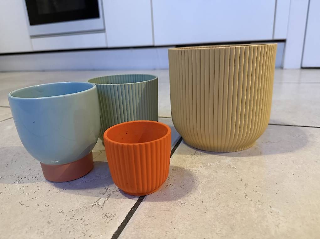 Vasi per fiori: Blumentöpf set – Usato da Luzern venduto da Samira._. 1