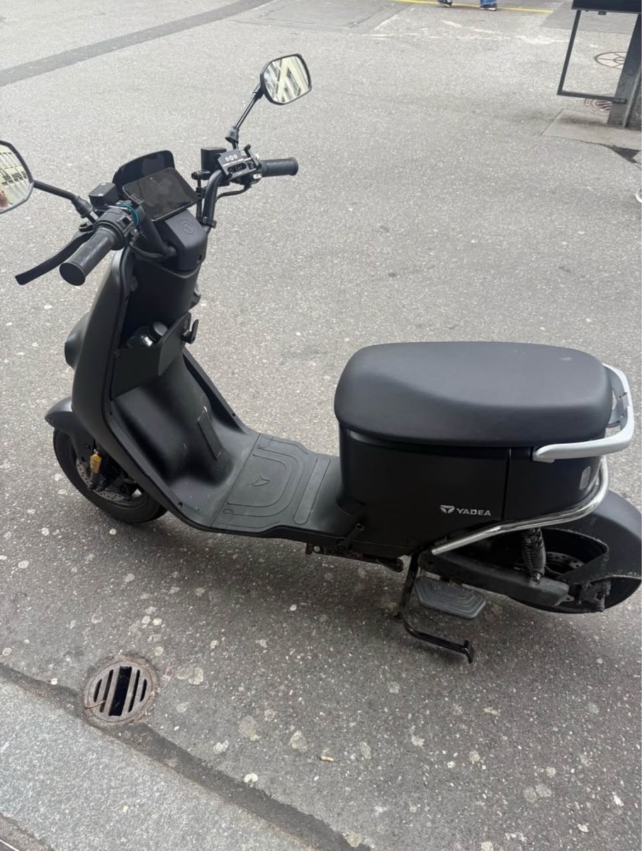 Yadea Scooter: Elektroroller Yadea D3 – Usato da Bern venduto da mau_lhk5