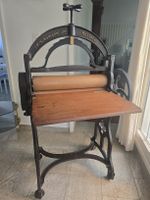 Waeschepresse J.P. Schomann Jun. Rostock Eisen Holz