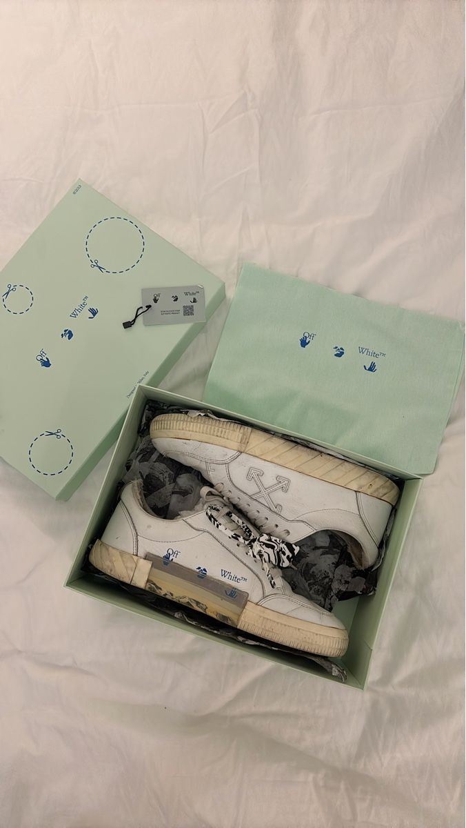Off-White Scarpe da uomo: Off-White white trainers, size 44. Great Price! – Usato da Meilen venduto da Jazzey_Official