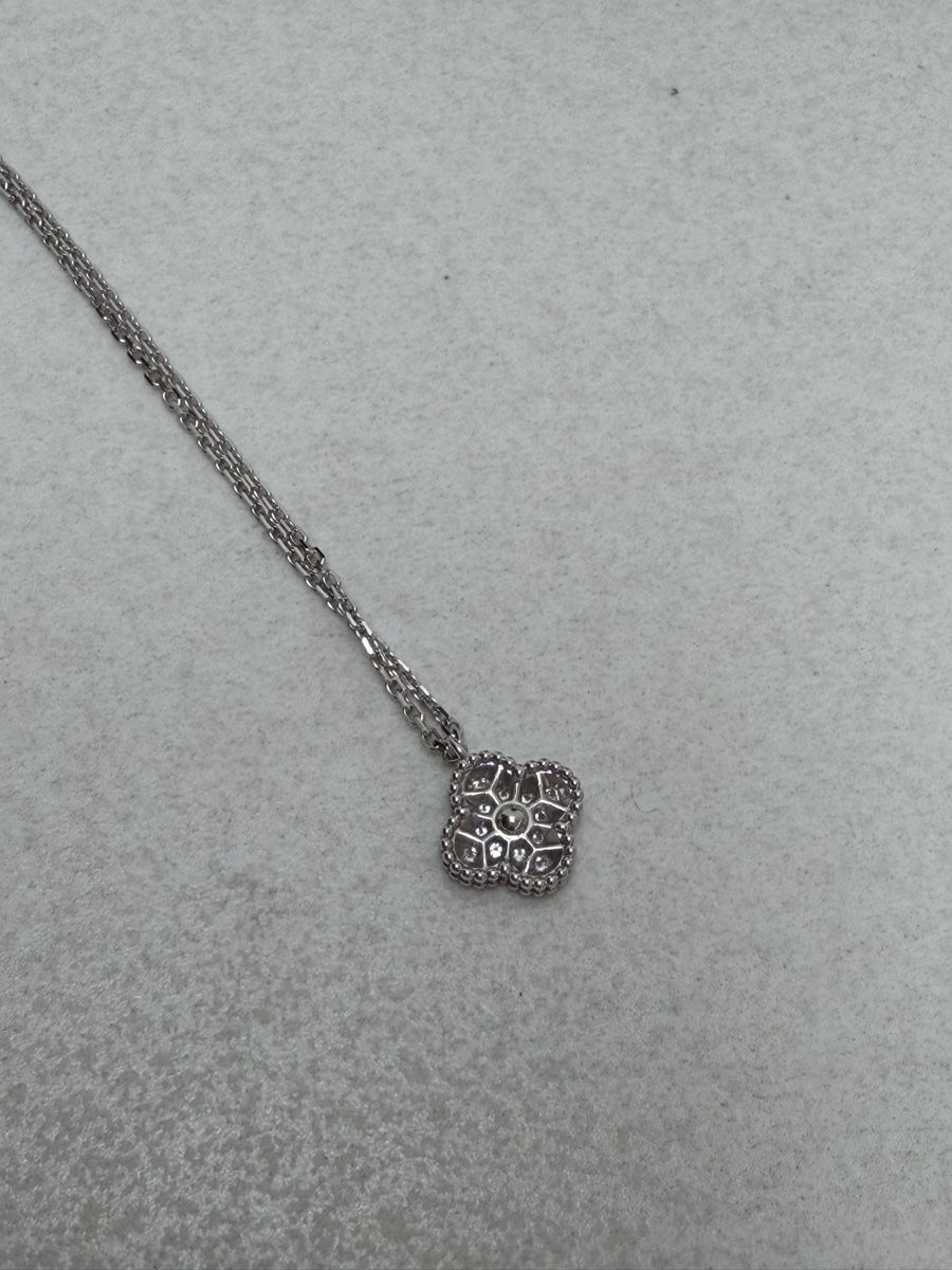 Van Cleef Colliers: VCA Sweet Alhambra w diamonds – Neuf avec emballage d'origine à Vacallo par kellyyy 5
