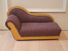 Vintage-Miniatur-Sofa im viktorianischen Stil für Puppenhäus