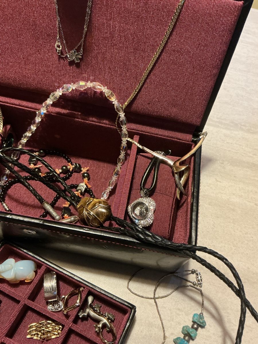 Altri gioielli: Modeschmuck Posten mit Schatulle  – Usato da Flawil venduto da Pinkmalibu 5