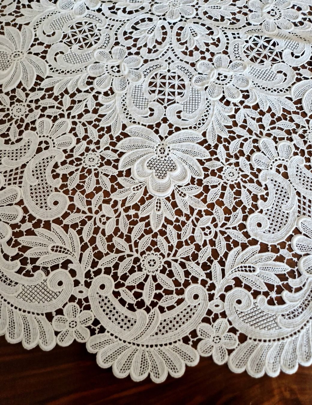 Sonstige Tischwäsche: Plauener Spitze Tischdecke  Dm 85cm – Neu (gemäss Beschreibung) aus Bern von Antikbatik 5