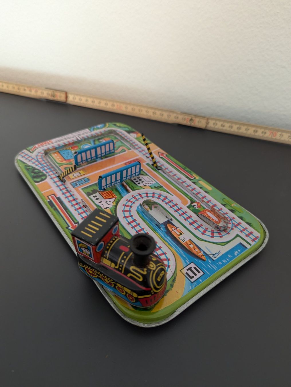 Spielzeuge: Blechspielzeug Zug MAGIC CROSS ROAD – Gebraucht aus Horw von dreavw 1